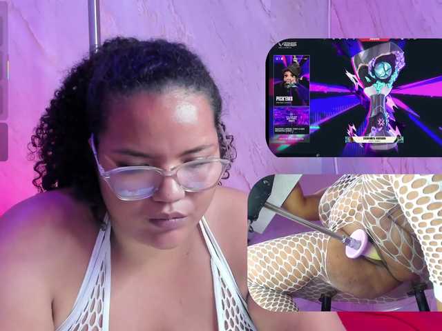 MhiaRey live cam on BongaCams