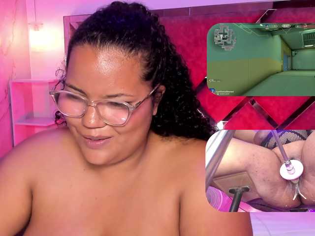 MhiaRey live cam on BongaCams
