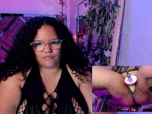MhiaRey live cam on BongaCams