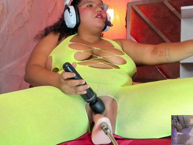 MhiaRey live cam on BongaCams