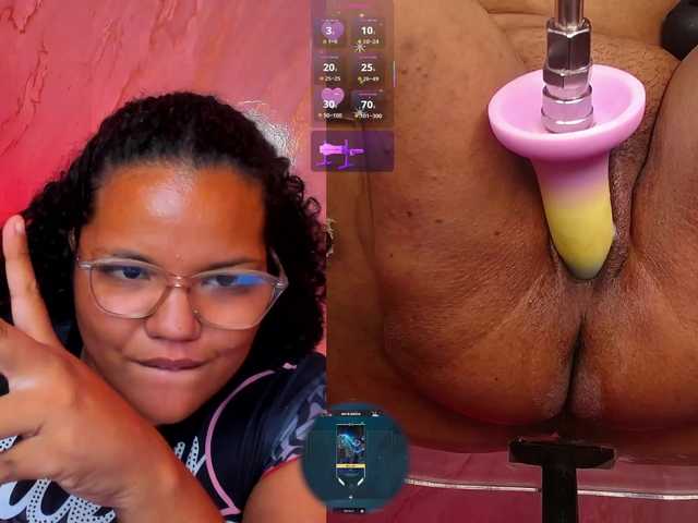 MhiaRey live cam on BongaCams