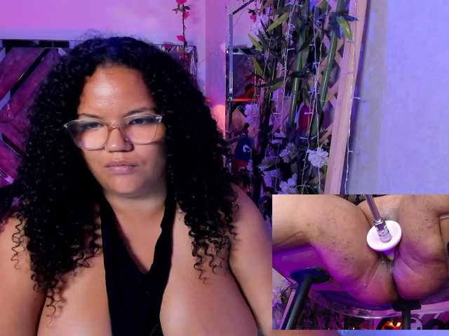 MhiaRey live cam on BongaCams