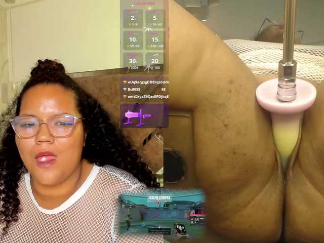 MhiaRey live cam on BongaCams