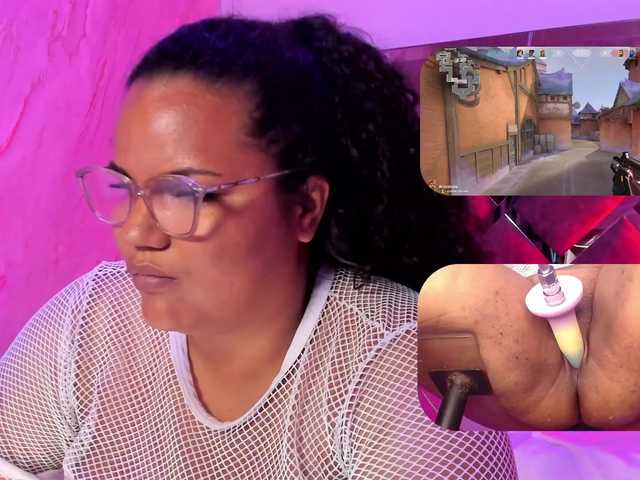 MhiaRey live cam on BongaCams