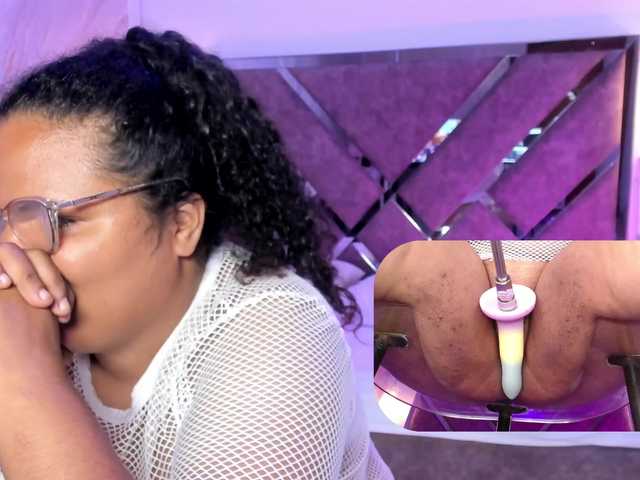 MhiaRey live cam on BongaCams