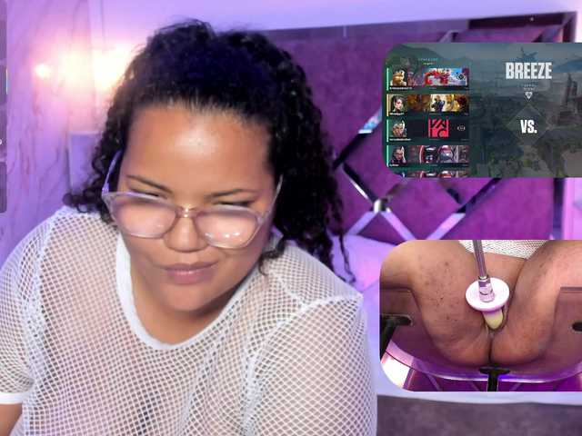 MhiaRey live cam on BongaCams