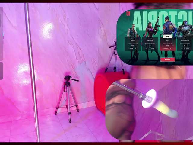 MhiaRey live cam on BongaCams