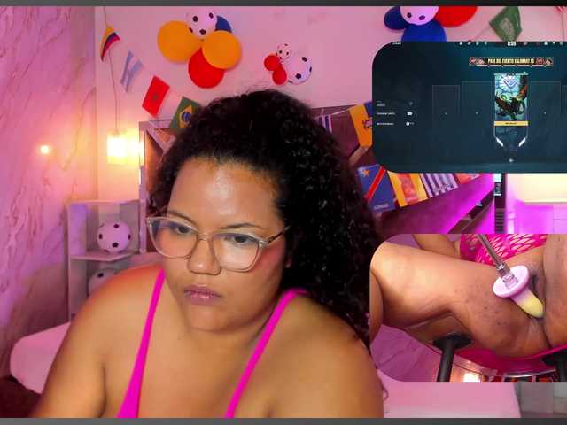 MhiaRey live cam on BongaCams