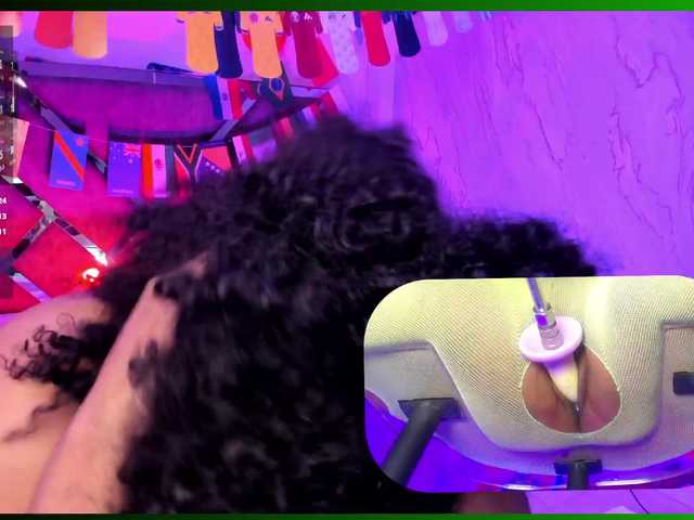 MhiaRey live cam on BongaCams