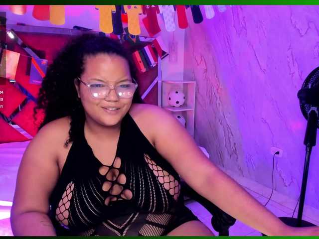 MhiaRey live cam on BongaCams