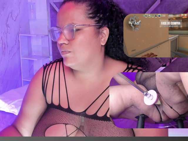 MhiaRey live cam on BongaCams