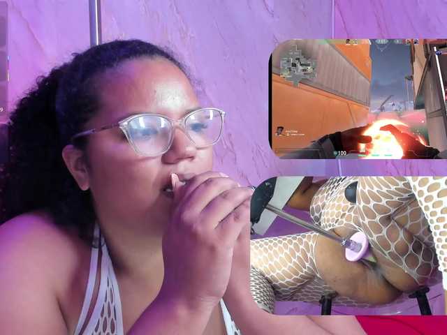 MhiaRey live cam on BongaCams