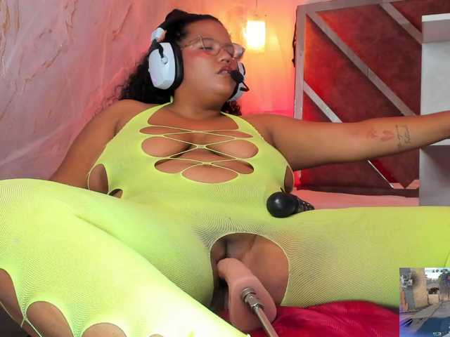 MhiaRey live cam on BongaCams