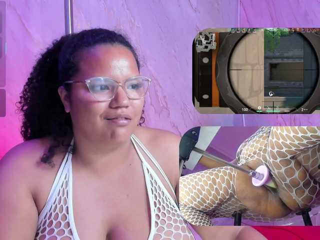MhiaRey live cam on BongaCams