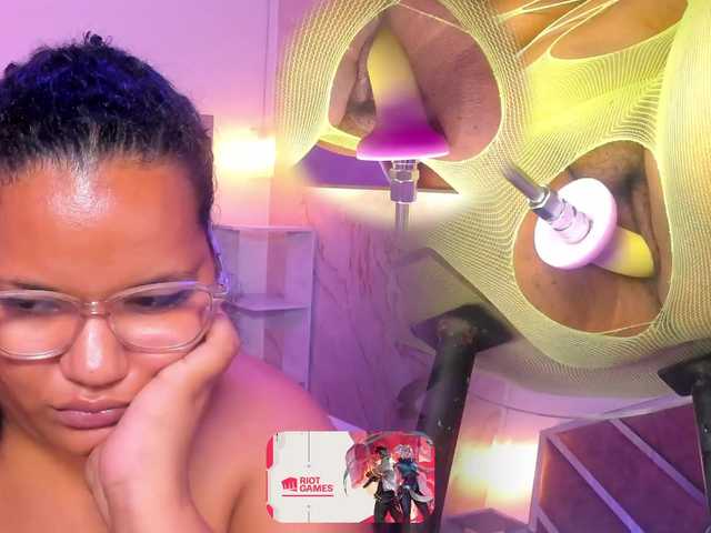 MhiaRey live cam on BongaCams