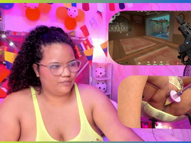MhiaRey live cam on BongaCams