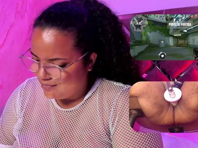 MhiaRey live cam on BongaCams