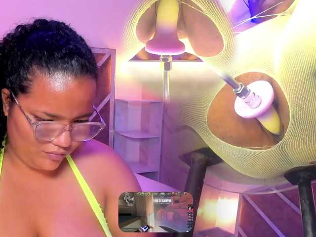 MhiaRey live cam on BongaCams