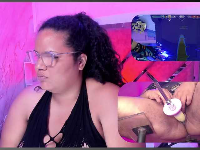 MhiaRey live cam on BongaCams
