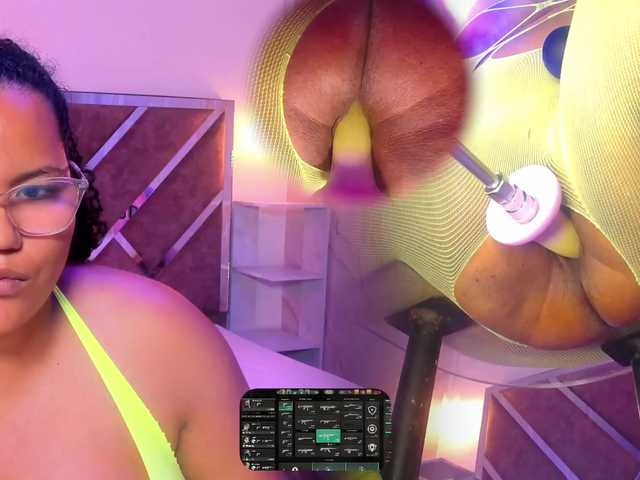 MhiaRey live cam on BongaCams
