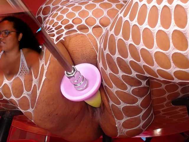 MhiaRey live cam on BongaCams