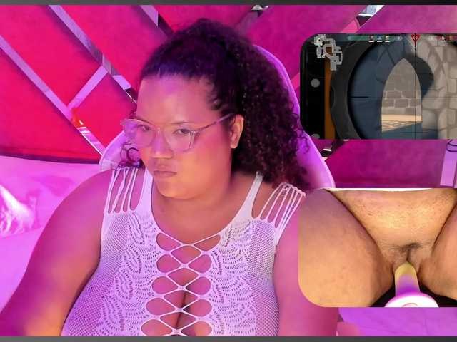 MhiaRey live cam on BongaCams