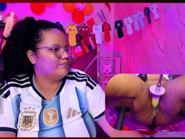 MhiaRey live cam on BongaCams