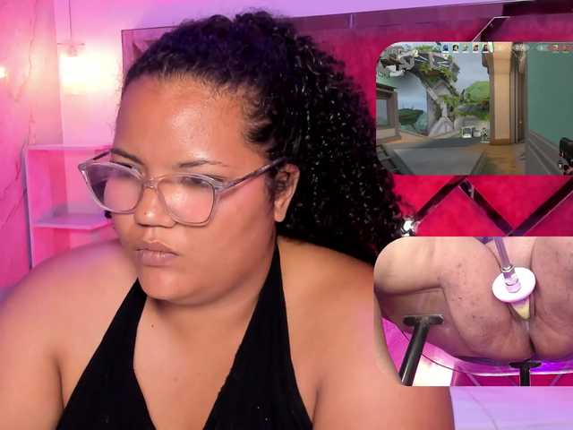 MhiaRey live cam on BongaCams
