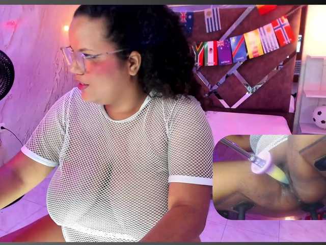 MhiaRey live cam on BongaCams