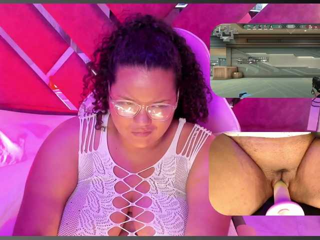 MhiaRey live cam on BongaCams