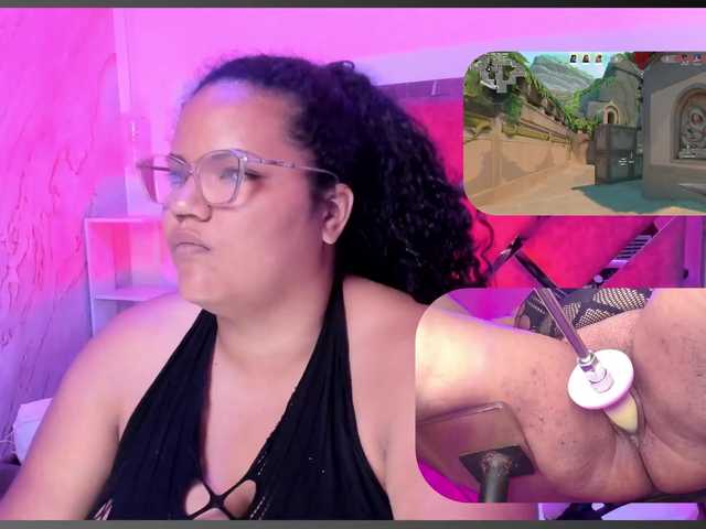 MhiaRey live cam on BongaCams