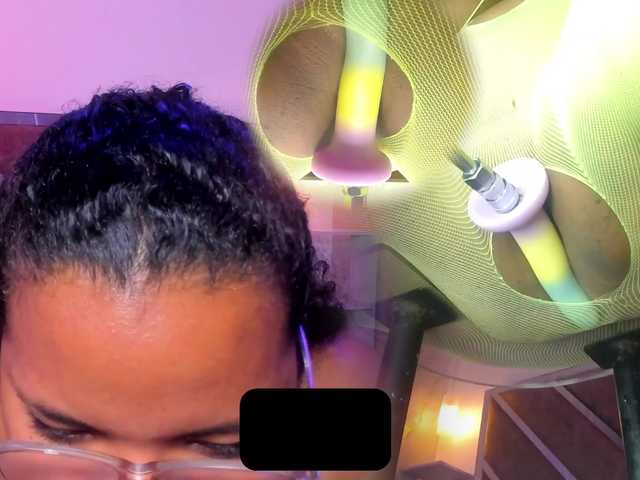 MhiaRey live cam on BongaCams
