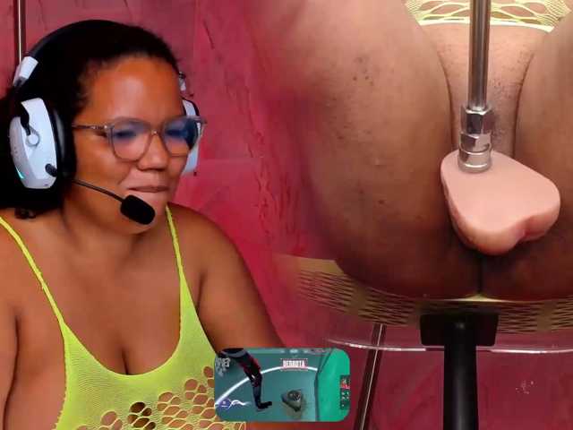 MhiaRey live cam preview