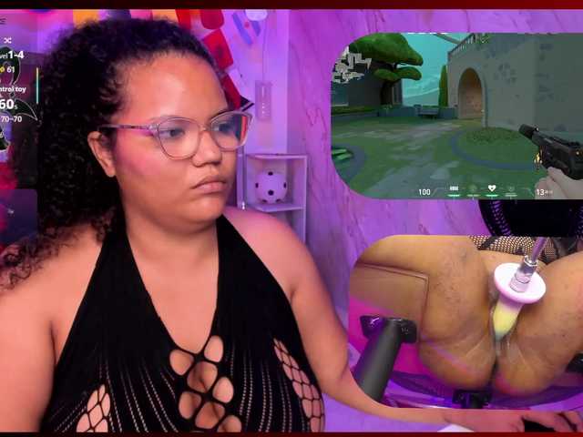 MhiaRey live cam on BongaCams