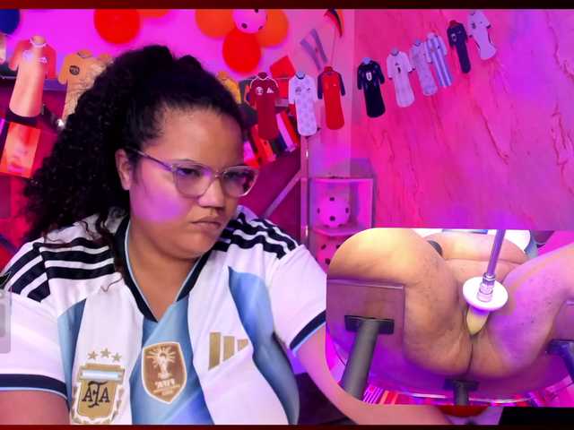 MhiaRey live cam on BongaCams