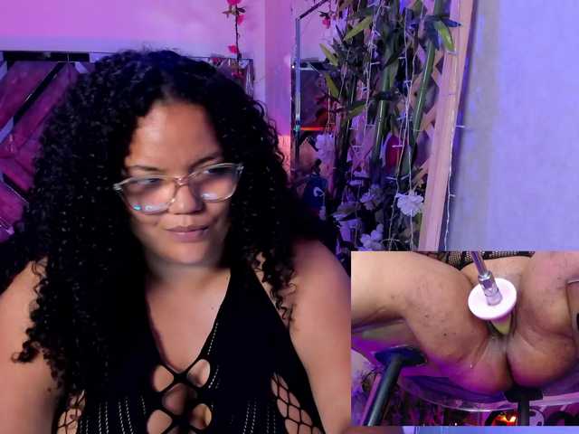 MhiaRey live cam on BongaCams