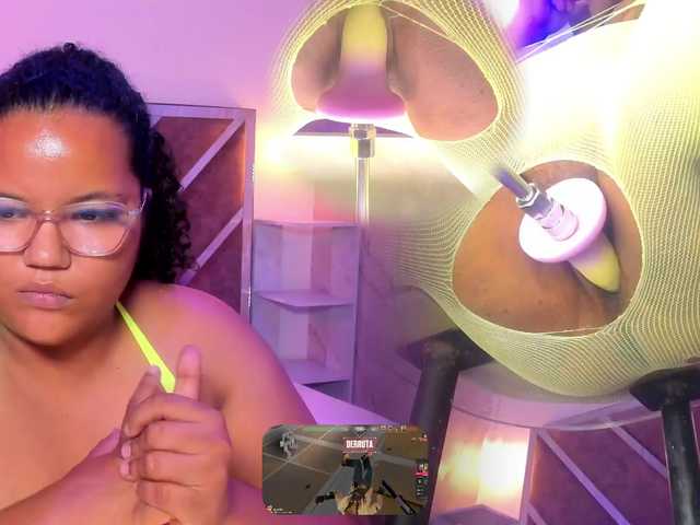 MhiaRey live cam on BongaCams