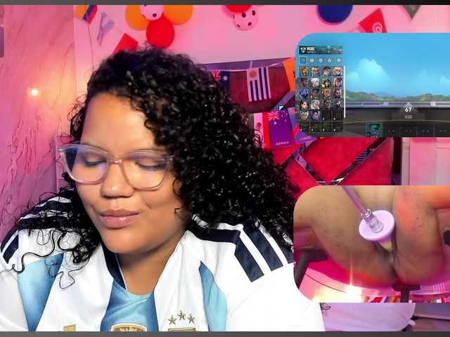 MhiaRey live cam on BongaCams