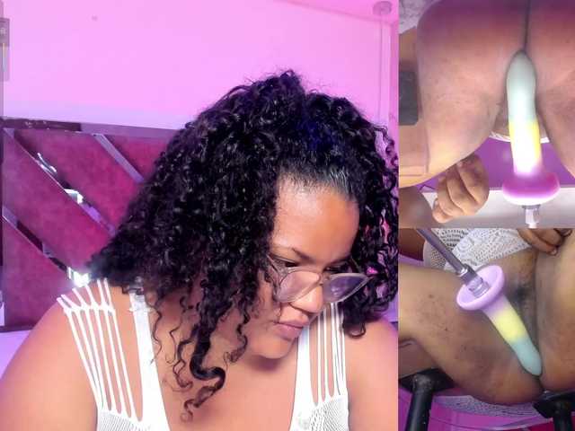 MhiaRey live cam on BongaCams