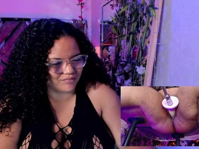 MhiaRey live cam on BongaCams