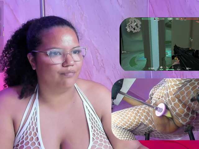 MhiaRey live cam on BongaCams