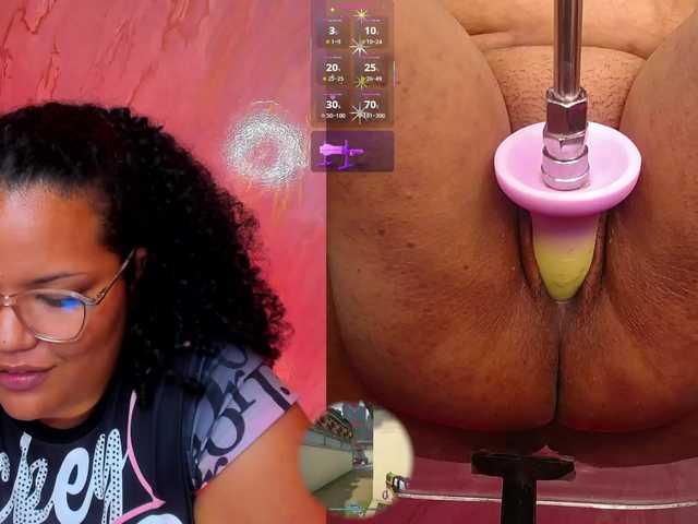MhiaRey live cam on BongaCams