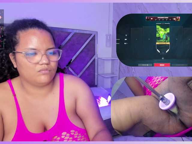 MhiaRey live cam on BongaCams