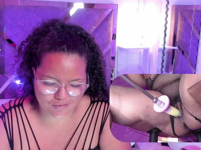 MhiaRey live cam on BongaCams