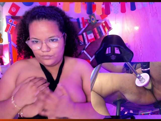 MhiaRey live cam on BongaCams
