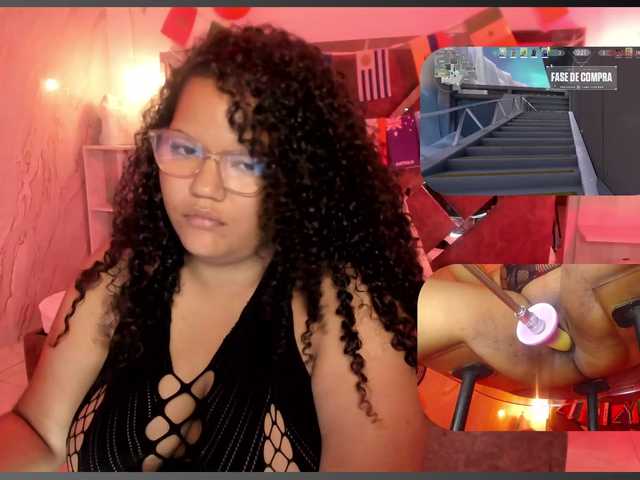 MhiaRey live cam on BongaCams