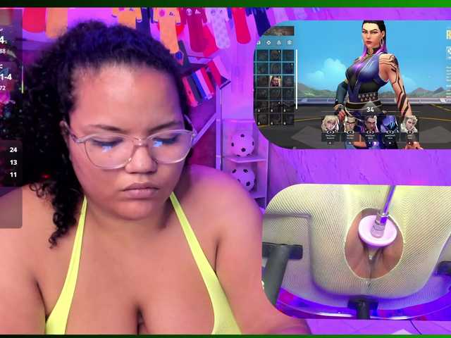 MhiaRey live cam on BongaCams