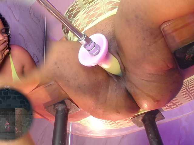 MhiaRey live cam on BongaCams