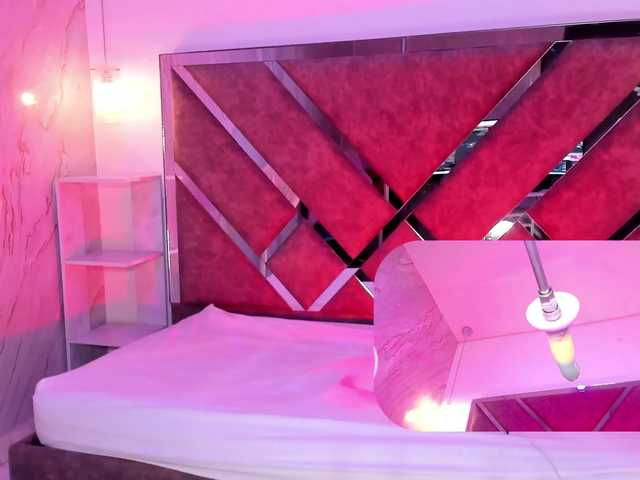 MhiaRey live cam on BongaCams