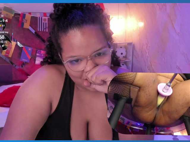 MhiaRey live cam on BongaCams
